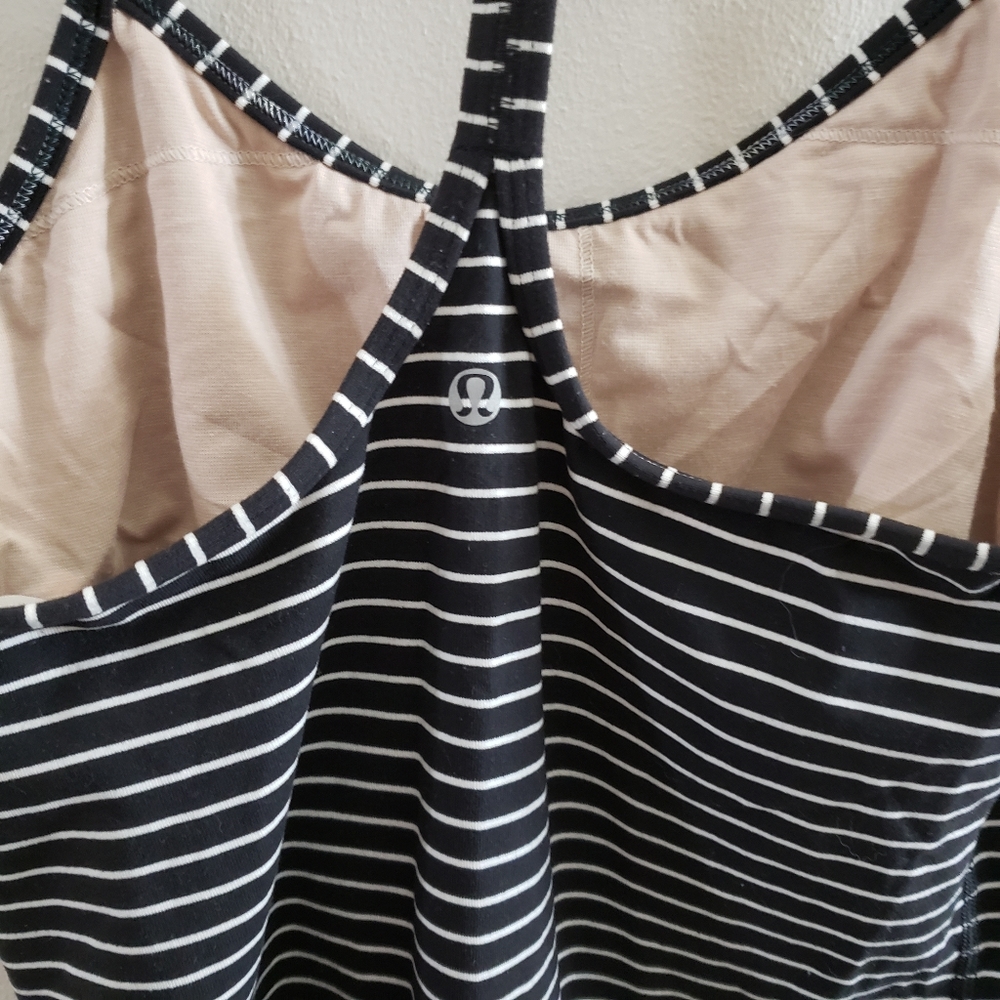 Lululemon • Black & White Mod Stripe Power Y Tank size 8 - Picture 7 of 8